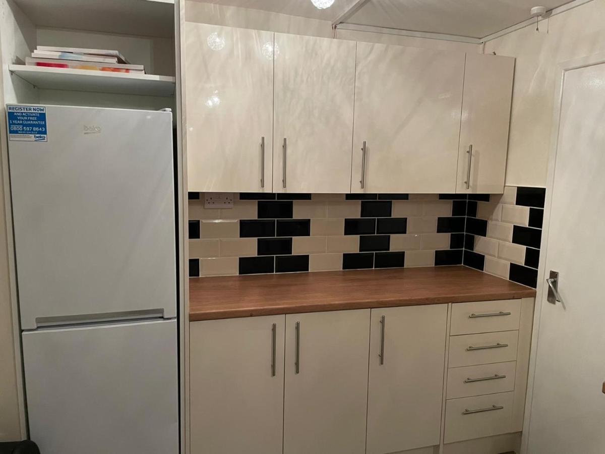 Elegant Devon Luton (Bedfordshire)